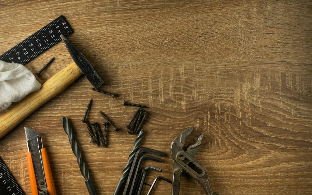 Herramientas organizadas para trabajos de reparación